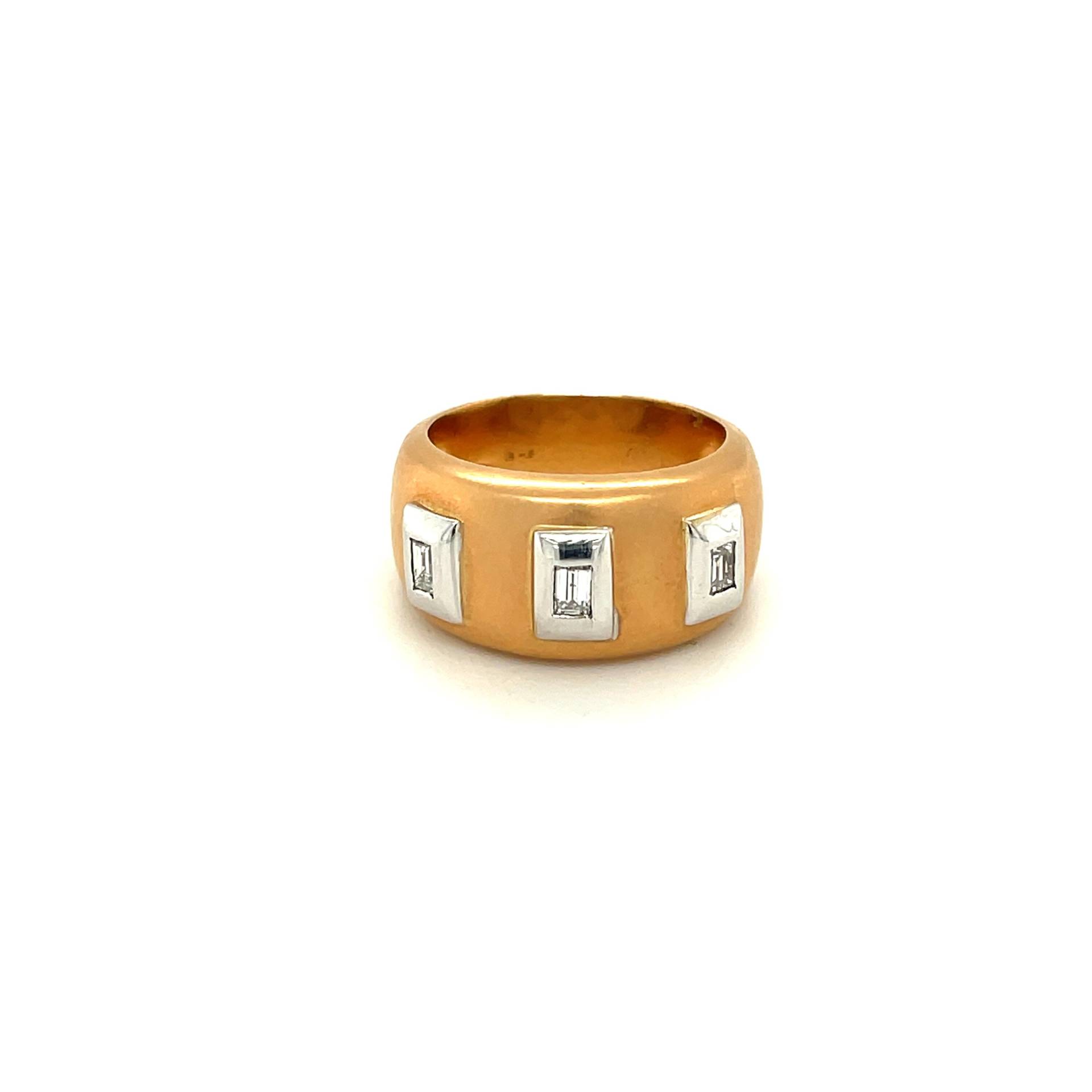 18K Gelbgold Smaragdschliff Diamant Kuppel Ring von Crawfordsjewel