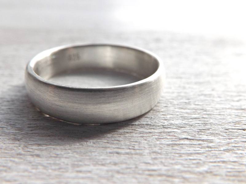 Gewölbter Silberring, Schlichter Herrenring Silber, 5mm Bis 9mm Breiter Männerring Moderner Ehering Minimalistisch von CrazyAssJD