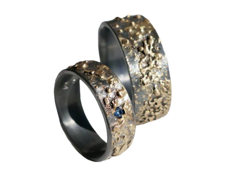 Gold-Silber Ringset Retikuliert, Trauringe Unikat Eheringe, Partnerringe Zweifarbige Ringe Rustikal, Vikingerringe, Schwarzer Silberring von CrazyAssJD