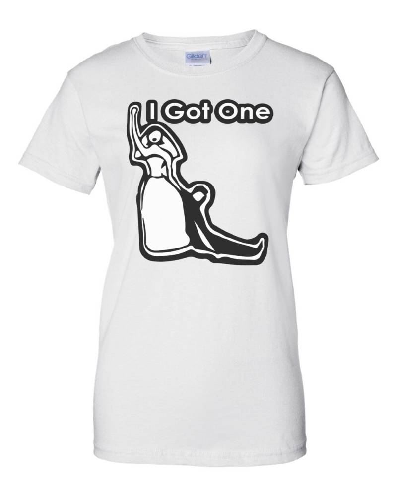 Ich Habe Eine - Lustig Hochzeit T-Shirt. Lustige Braut T-Shirt von CrazyAwesomeTees