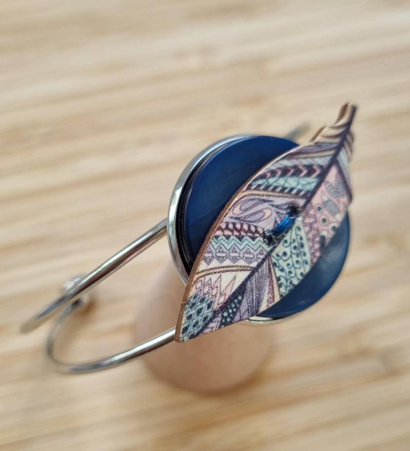 Recycled Button Jewelry Verschiedene Farben - Manschettenarmbänder, Kleines Geschenk Zu Jeder Bestellung von CrazyButtonsByTereza