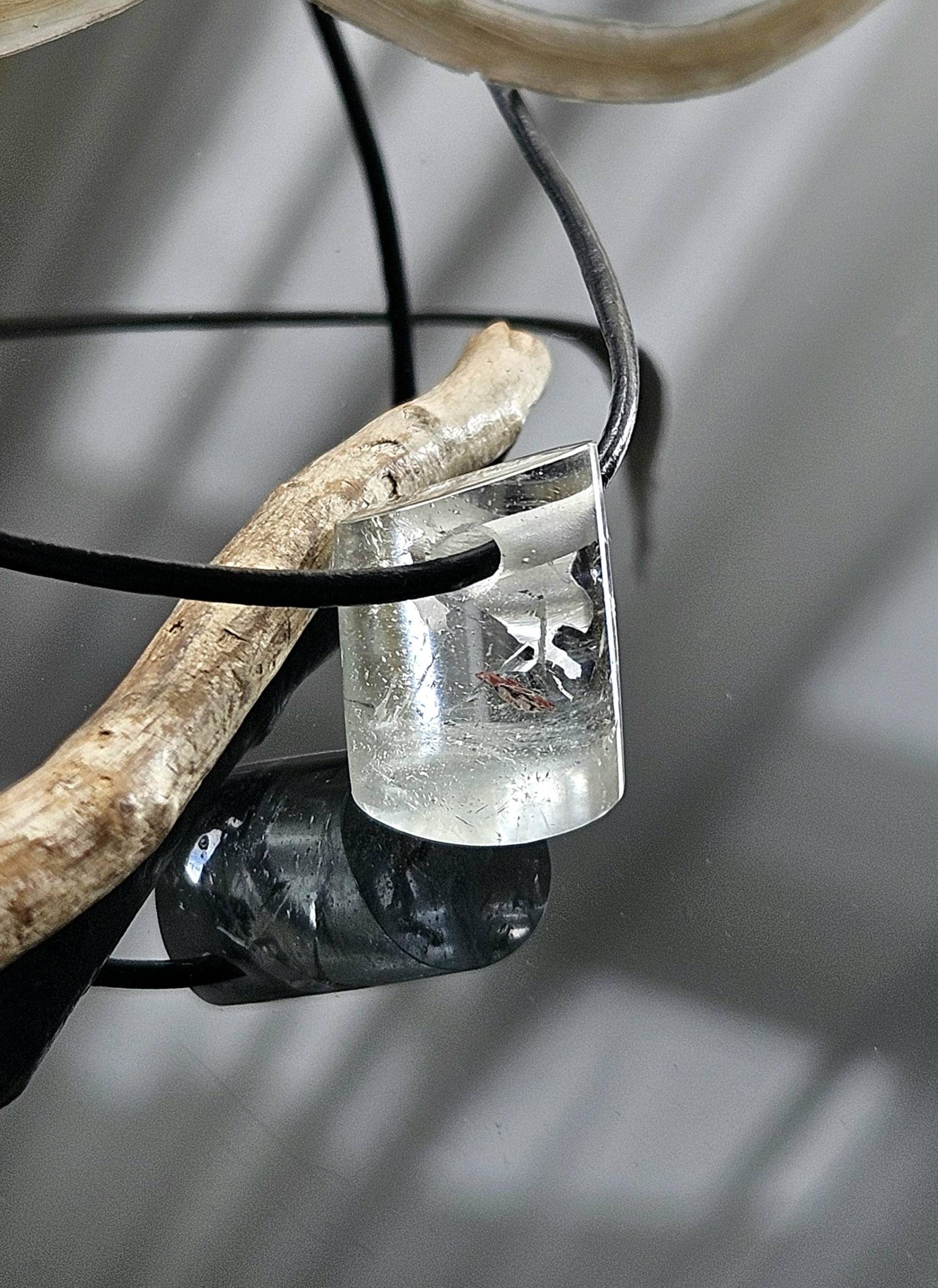 Extravaganter Kleiner Weißer Topas Anhänger, 19 X 15 14 Mm, Gebohrt, An Verstellbarem Lederband von CrazyStonesShop