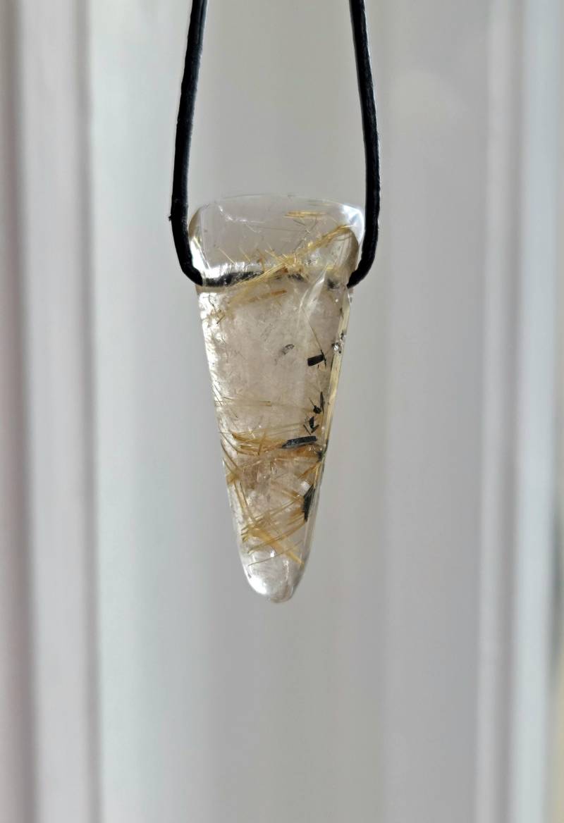 Gold Rutil Quarz Goldrutilquarz Mit Pyrit Einschluss, Anhänger, 47 X 20 11 Mm, An Verstellbarem Lederband von CrazyStonesShop