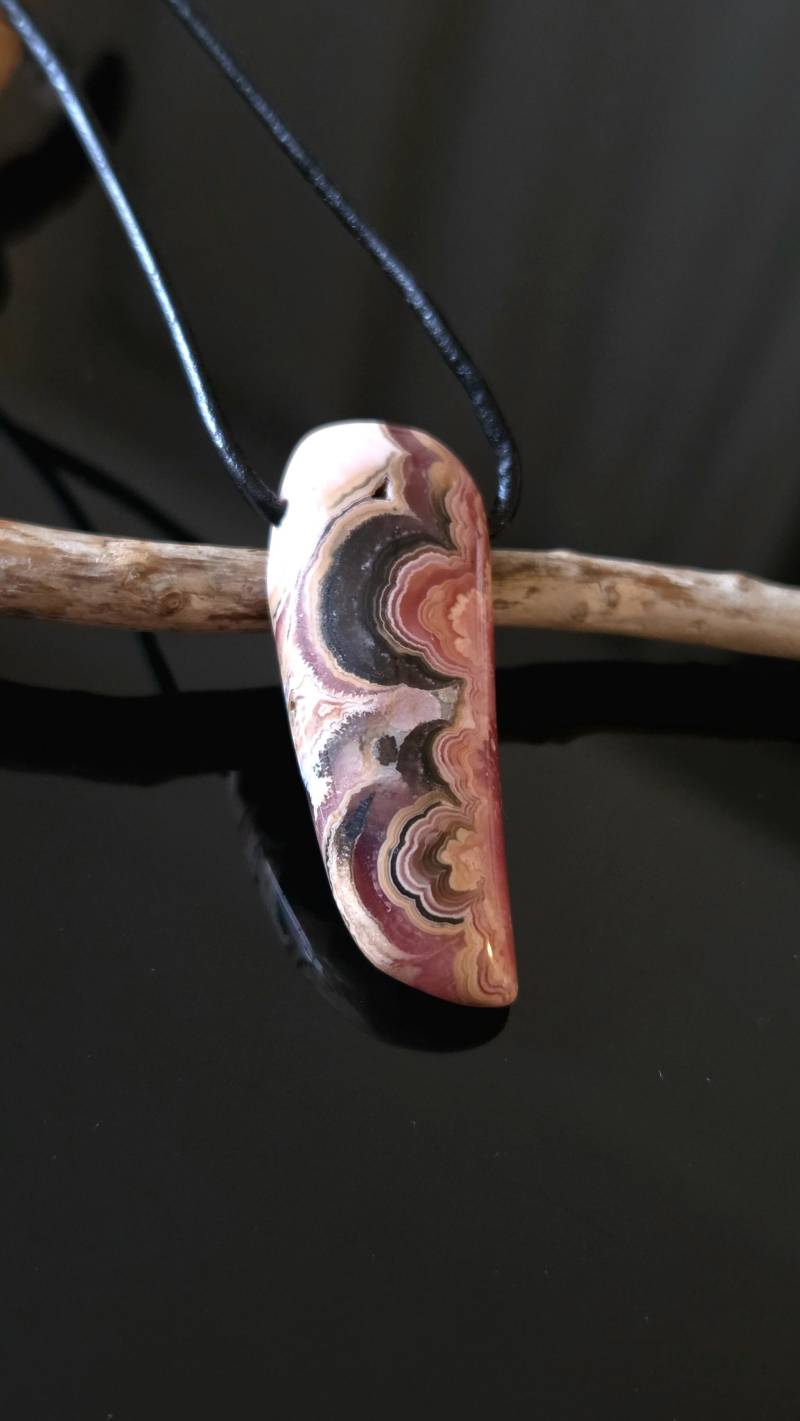 Traumhafter Rhodochrosit Anhänger, 39 X 15 8 Mm, Gebohrt, An Verstellbarem Lederband von CrazyStonesShop