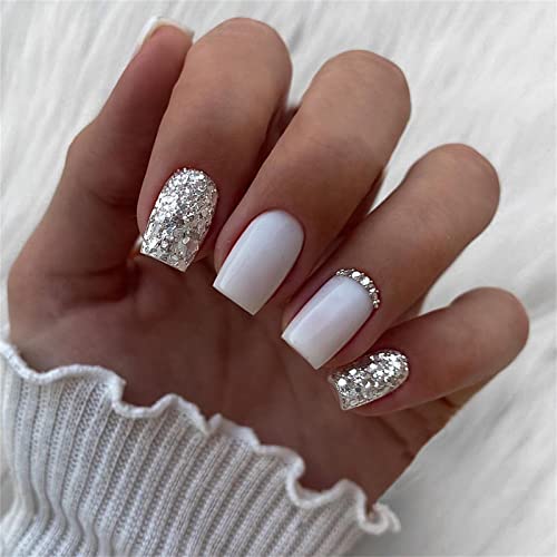 24 Stück Glitzer Silber Künstliche Nägel Weiß Kurz Drücken Sie Nägel mit Kleber für Frauen und Mädchen Nail Art Maniküre Dekoration von Crazynekos