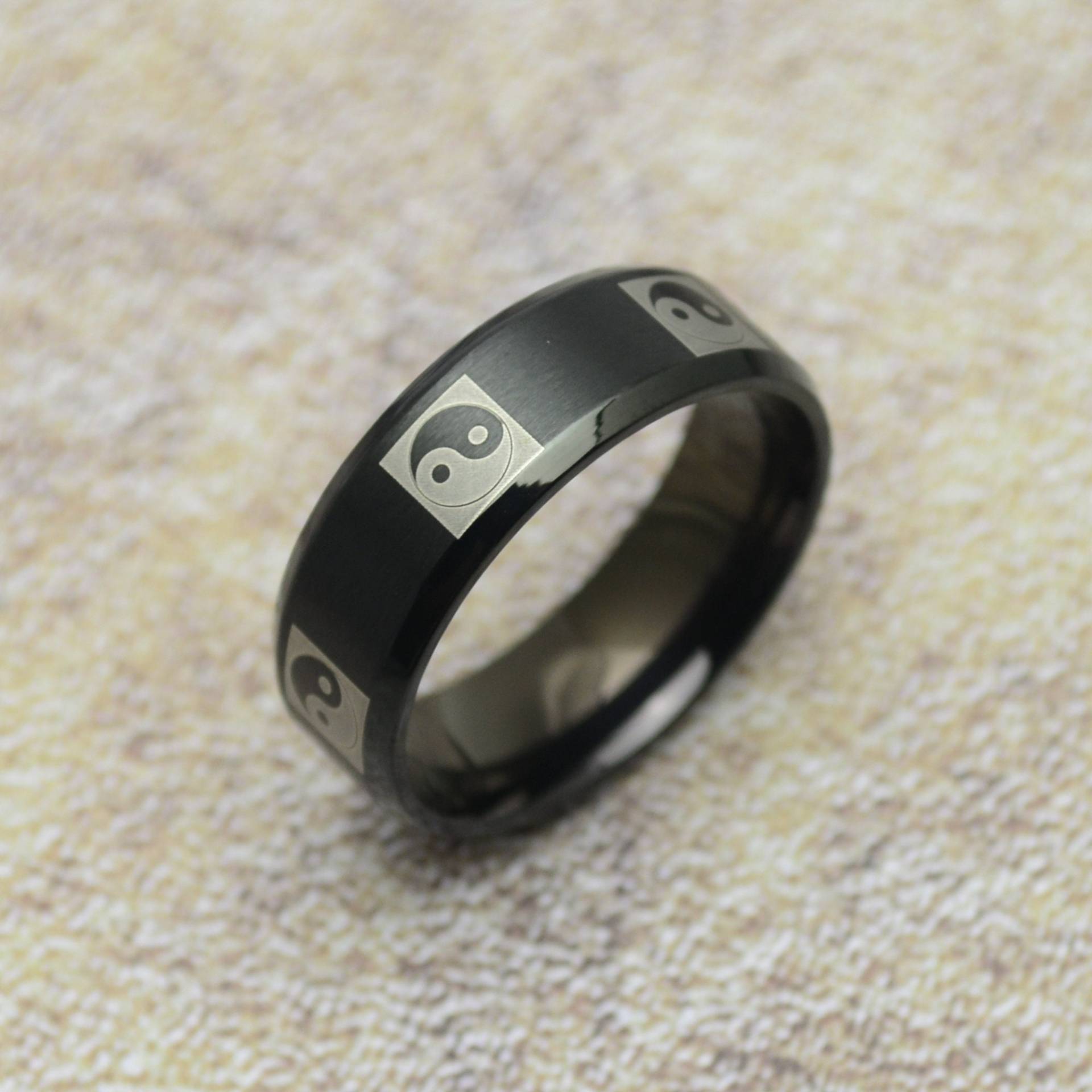 Jing Jang Ring Edelstahl Schwarz Ying Yang von Crazysteelhouse