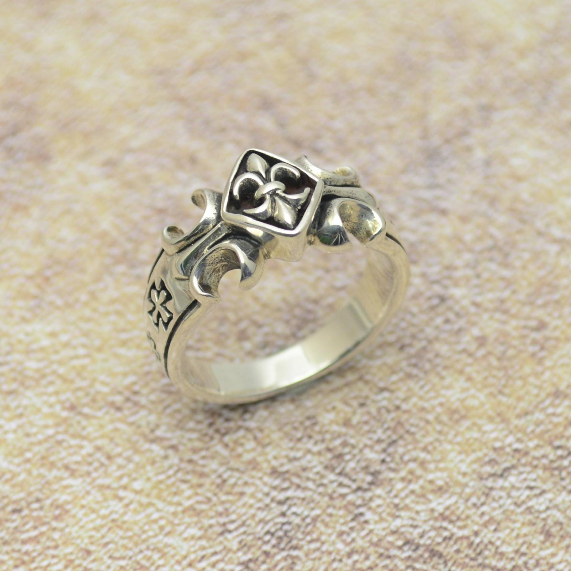 Lilienring Fleur De Lys 925 Sterling Silber Ring Lilie Fingerring von Crazysteelhouse