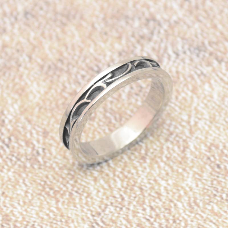 Ring Ranke Schmal Kleine Grösse 47 Edelstahl von Crazysteelhouse