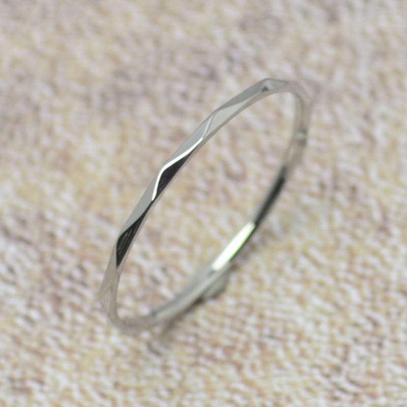 Ring Schmal 1 Mm Silber Wabenmuster Schlicht Edelstahl von Crazysteelhouse