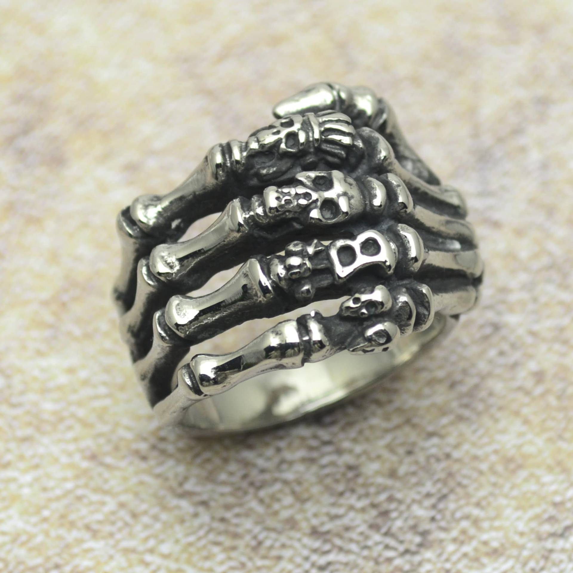 Ring Skeletthand Bonehand Wuchtig Edelstahl Ring Skeletthand Bonehand Wuchtig Edelstahl von Crazysteelhouse