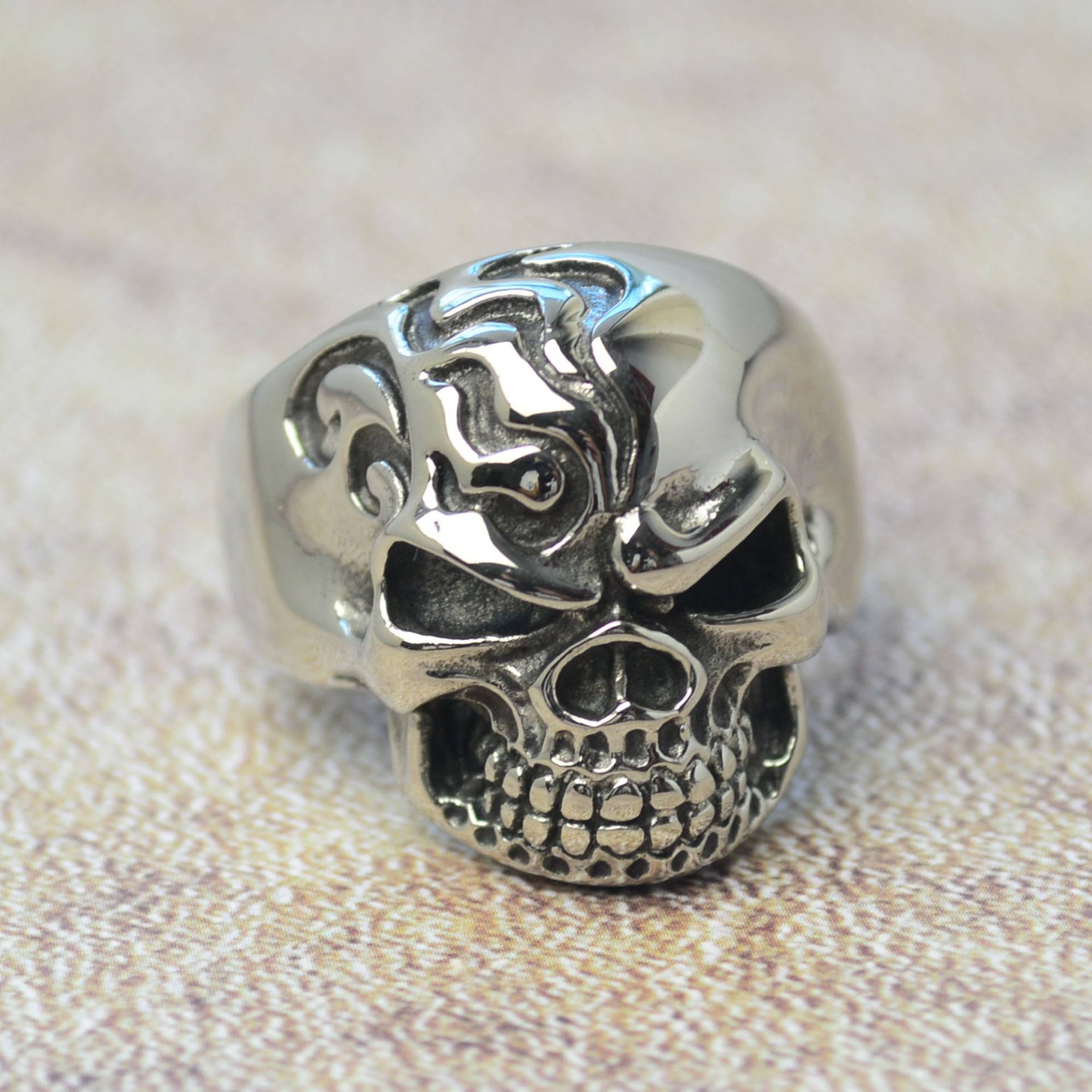 Totenkopf Ring Edelstahl Skullring Totenkopf Ring Edelstahl Skullring von Crazysteelhouse