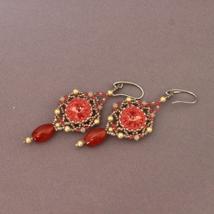Das Ende Von Swarovski Schattierungen Rot. Perlenstickerei, Perlen Ohrringe, Naturstein Perlen, Rote Karneol Lange Kristall Swarovski von CrazywoolByElena
