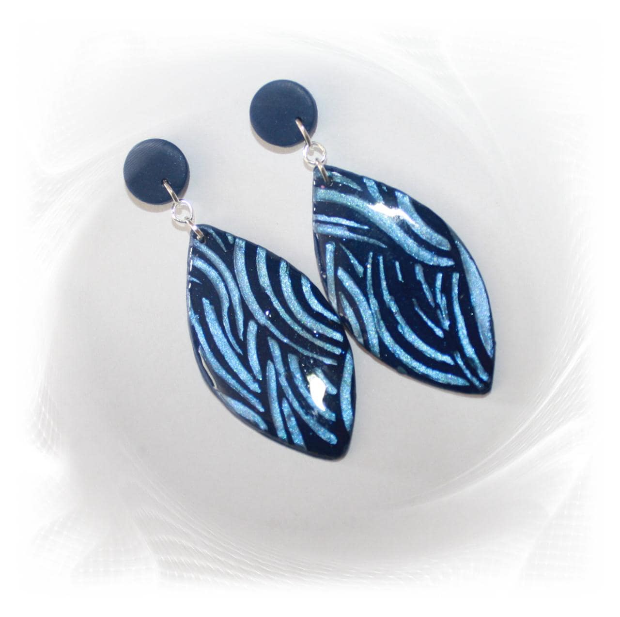 Edle Ohrringe, Ohrstecker Hängend, Lange Ohrstecker, Ohrringe Blau Türkis, Metallic, Handmade Polymer Clay von CreARTion