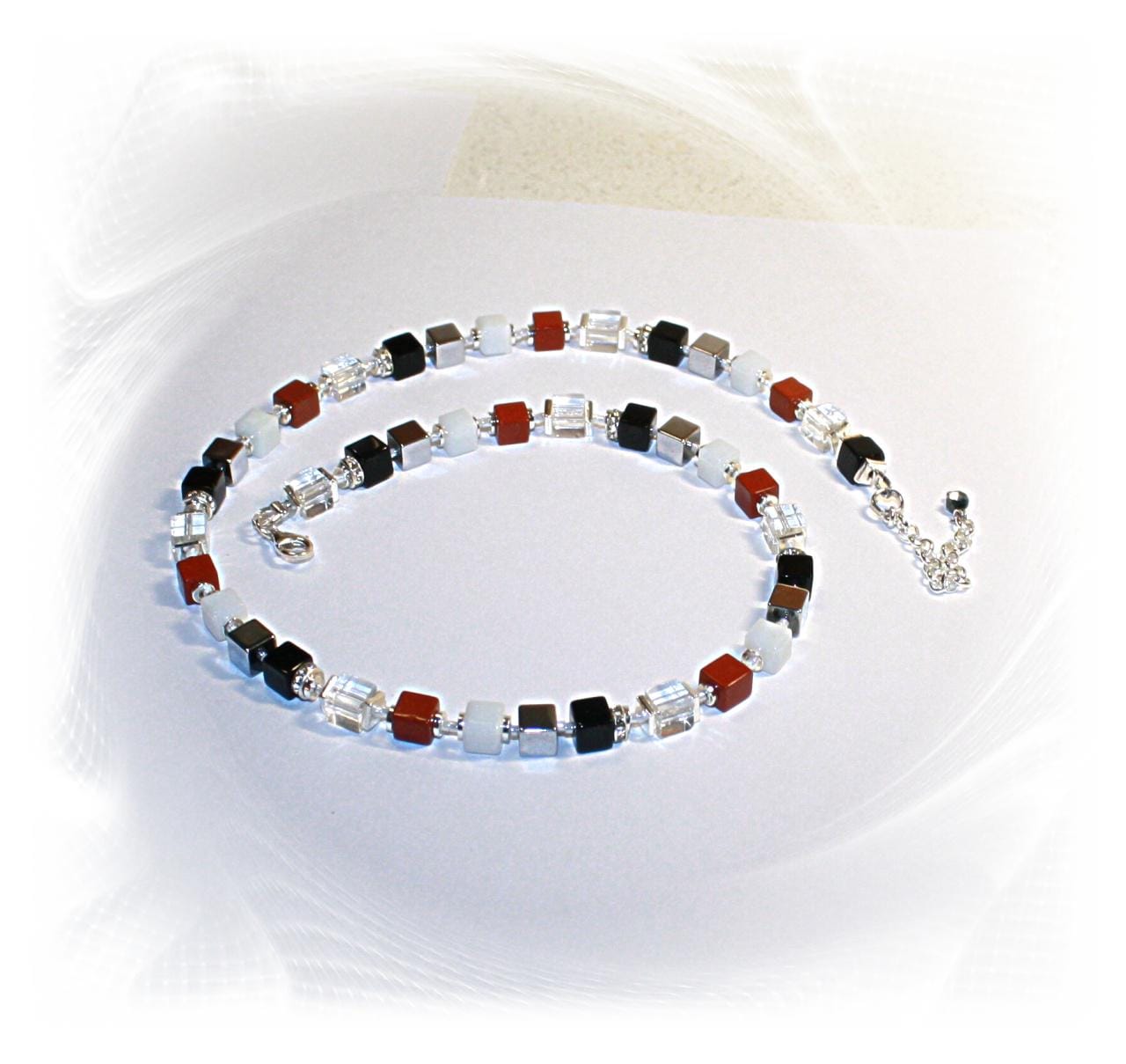 Halskette, Würfelkette, Jaspis, Onyx, Kristall, Hämatit, Edelsteinketten, Colloer Rot, Schwarz Weiß von CreARTion