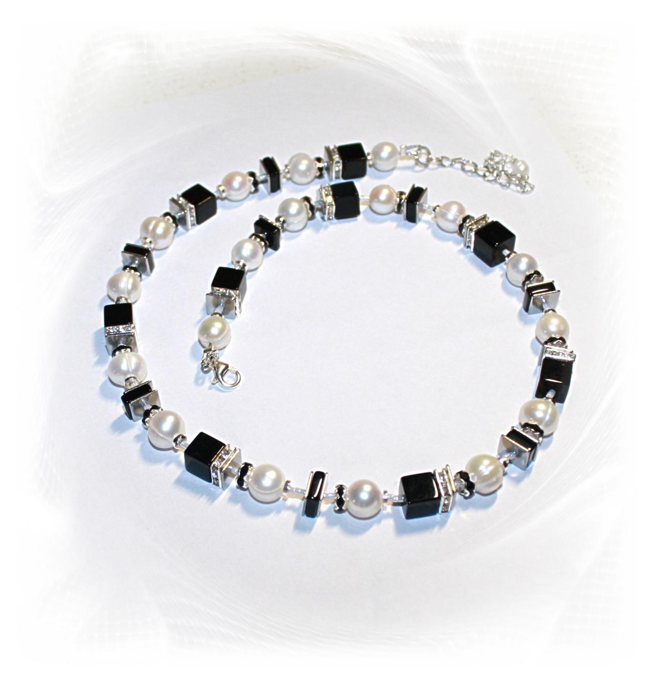 Kette, Würfelkette, Collier, Schwarz Weiß, Echte Perlen, Straß, Halskette, Würfel Onyx, Echte Perlen von CreARTion