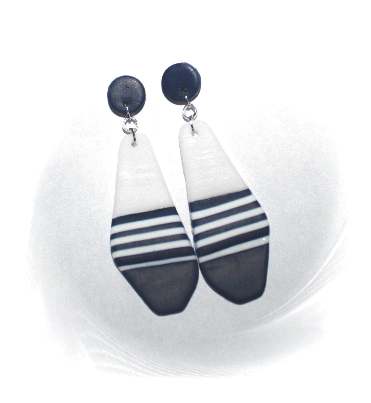 Maritime Ohrringe, Hängeohrringe Dunkelblau Weiß, Ohrringe in Marine Und Streifendesign von CreARTion