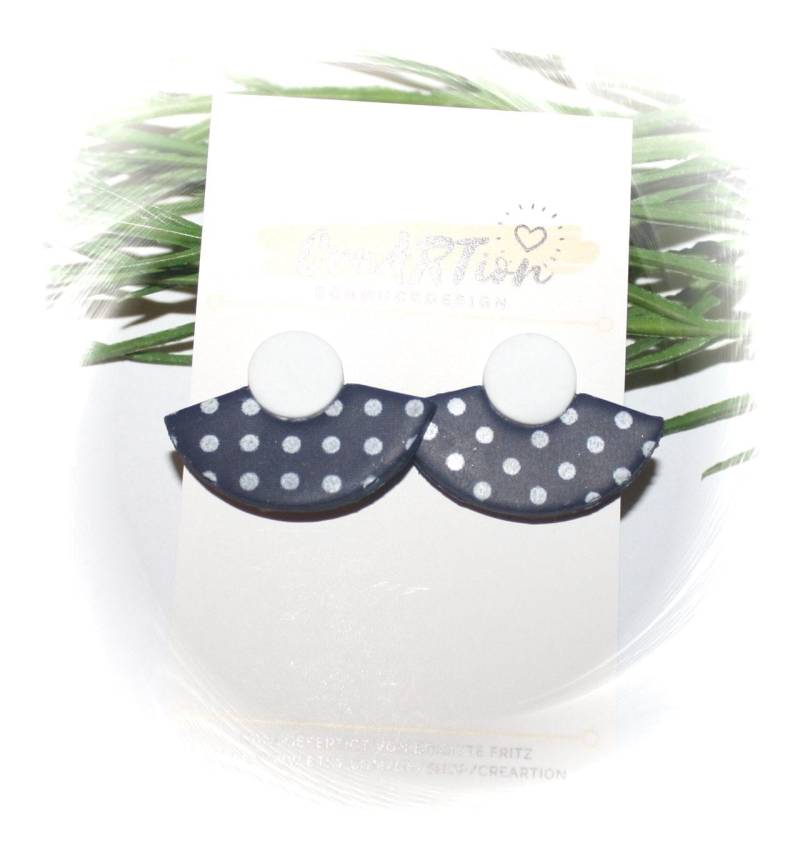 Ohrclips, Ohrclips Blau Weiß, Weiß Polka Dots, Polymer Art Handmade Ohrclips, Ohrclips Blau Weiß, Weiß Polka Dots, Polymer Art Handmade von CreARTion