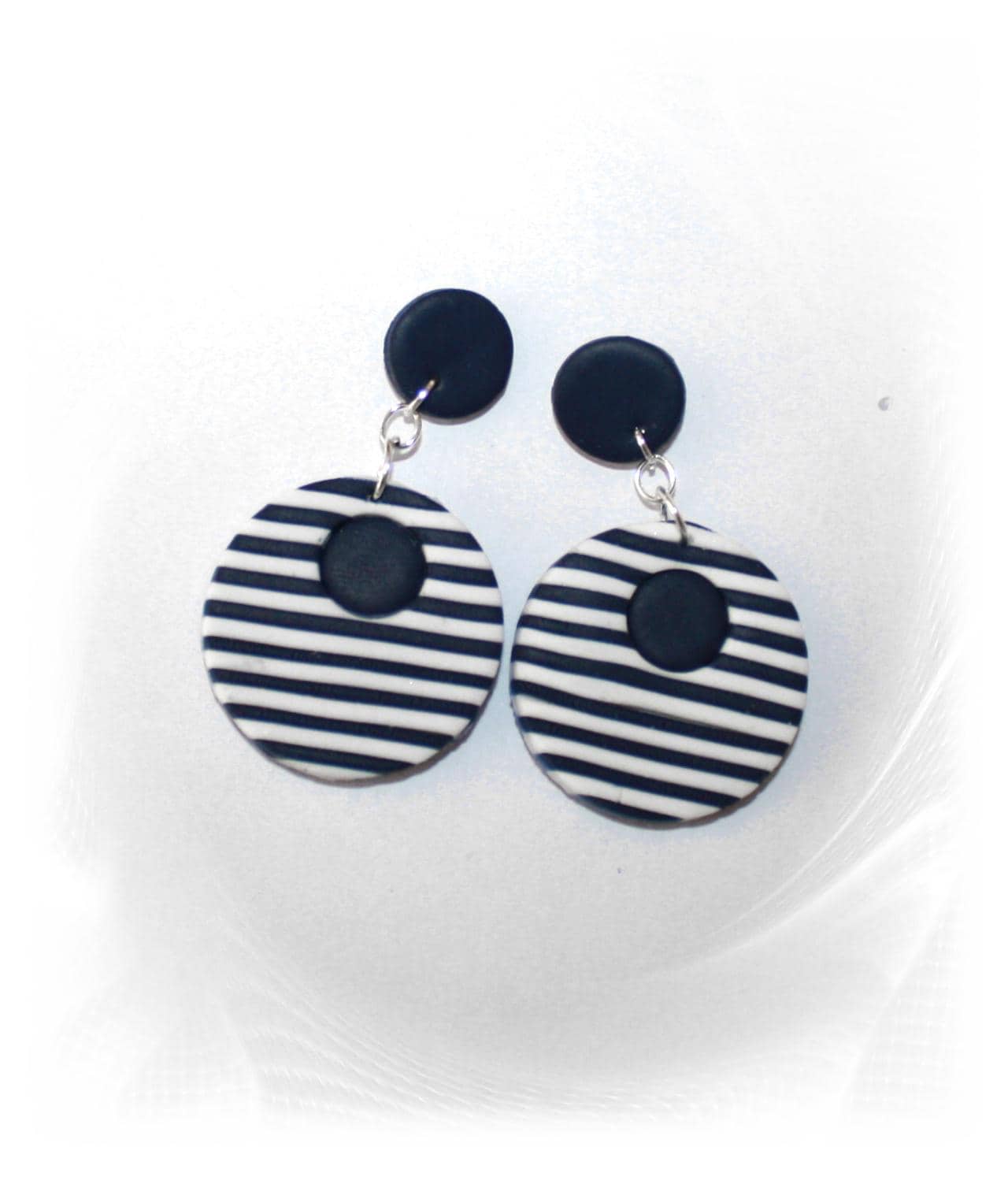Topaktuelle Ohrringe Im Maritimen Look, Blau Weiß, Streifendesign, Marineblau Statement Ohrringe, Handmade von CreARTion