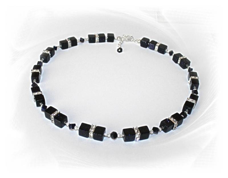 Zauberhafte Kette Aus Schimmernden Blaufluß-Würfeln, Blaufluß Kette, Collier, Würfelkette Zauberhafte Kette Aus Schimmernden Blaufluß-Würfeln, Blaufluß Kette, Collier, Würfelkette von CreARTion