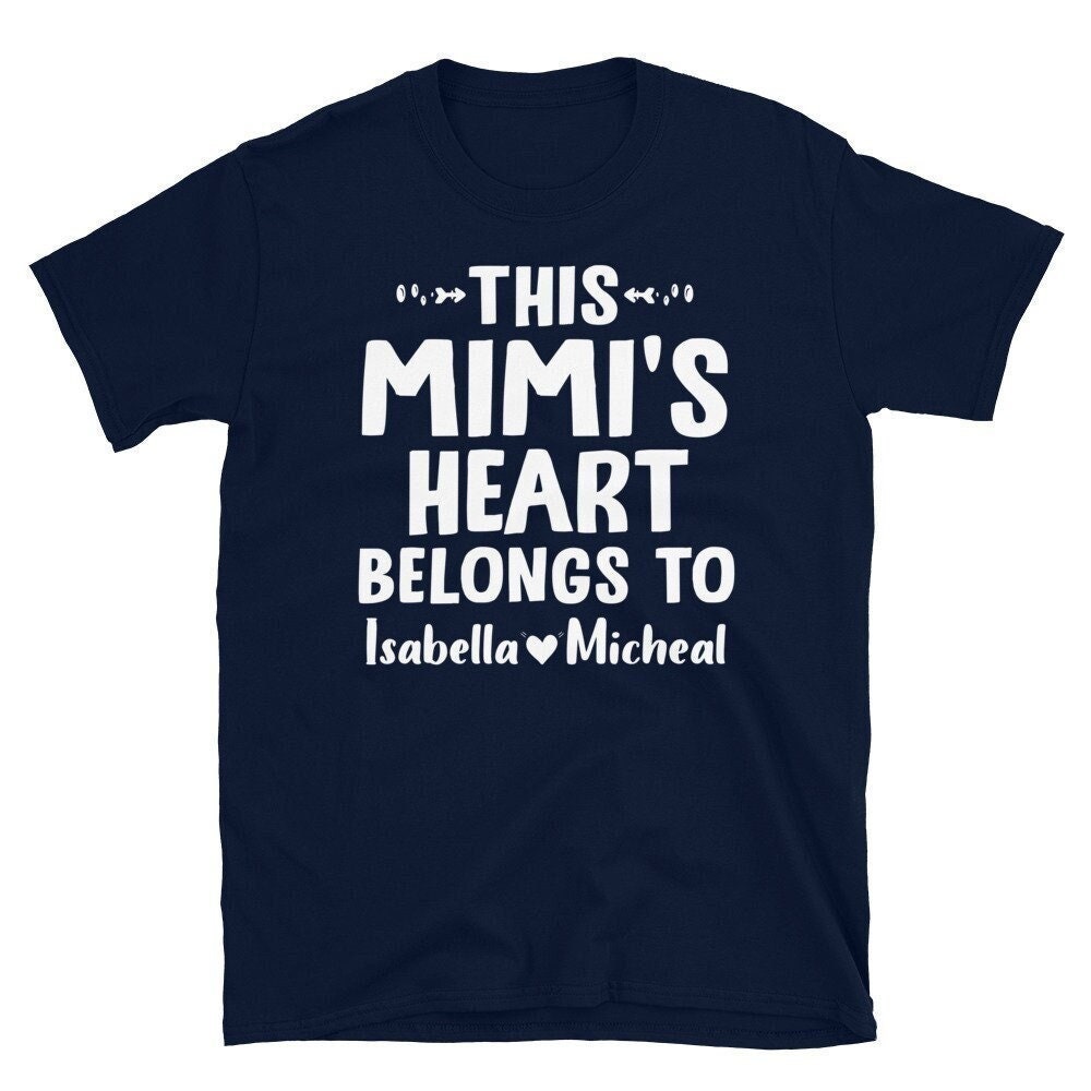 Personalisiertes Mimi Shirt Mit Omas Namen, Diese Gehören Dazu, Muttertagsshirt, Personalisiertes Shirt, Geschenk Für Mimi, Oma T von CreaTeeveCustom