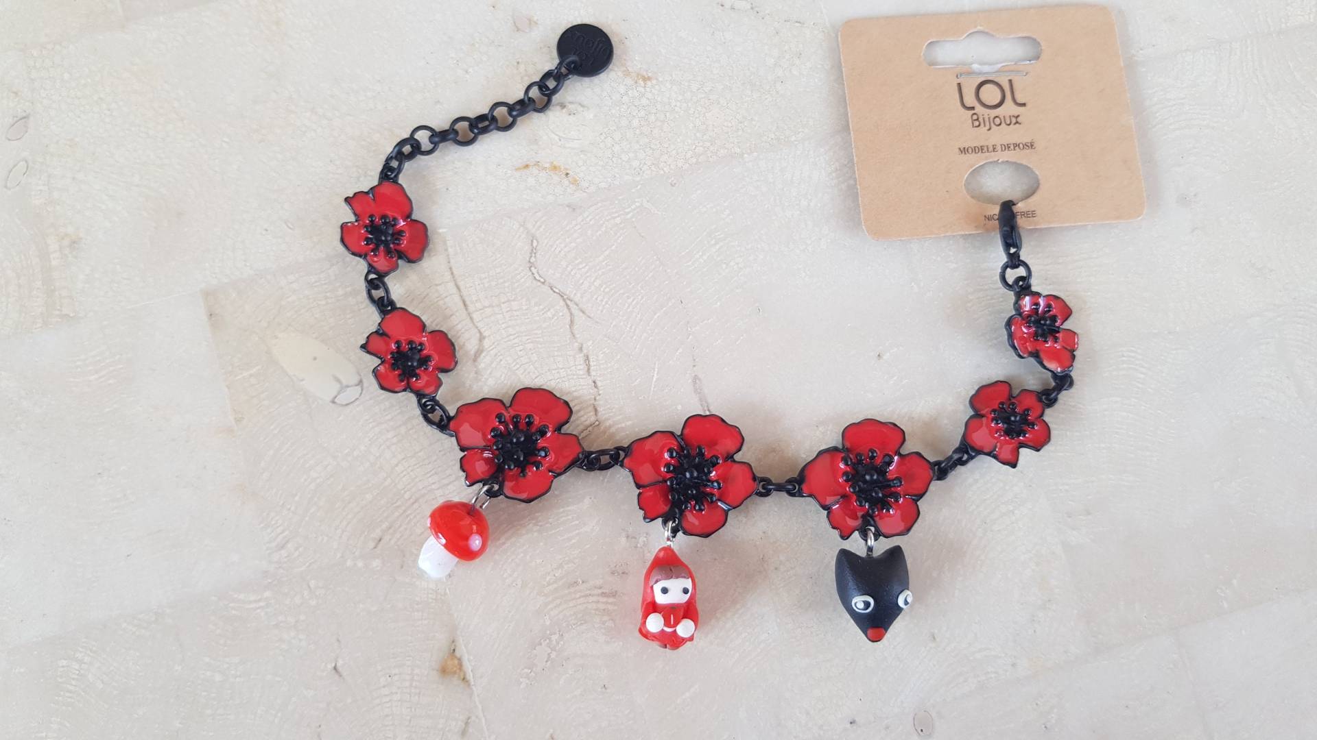 Armband Lol Schmuck Mohn Rotkäppchen Und Wolfsmuster Armband Lol Schmuck Mohn Rotkäppchen Und Wolfsmuster von CreasFimoCindy