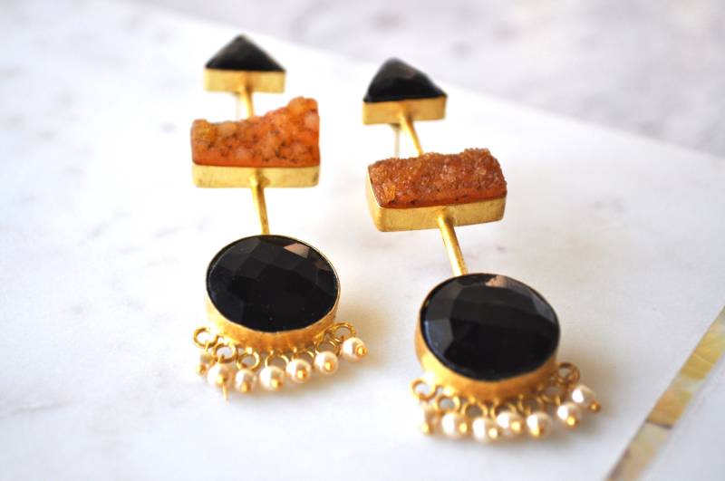 Handgefertigte Achat Tropfen Ohrringe Gold Tone Zierliche Ohrringe Handgefertigte Achat Tropfen Ohrringe Gold Tone Zierliche Ohrringe von Creasebysurekha