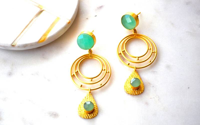 Handgemachte Mintgrüne Ohrringe Gold Ton Baumeln Tropfen Ohrringe Handgemachte Mintgrüne Ohrringe Gold Ton Baumeln Tropfen Ohrringe von Creasebysurekha