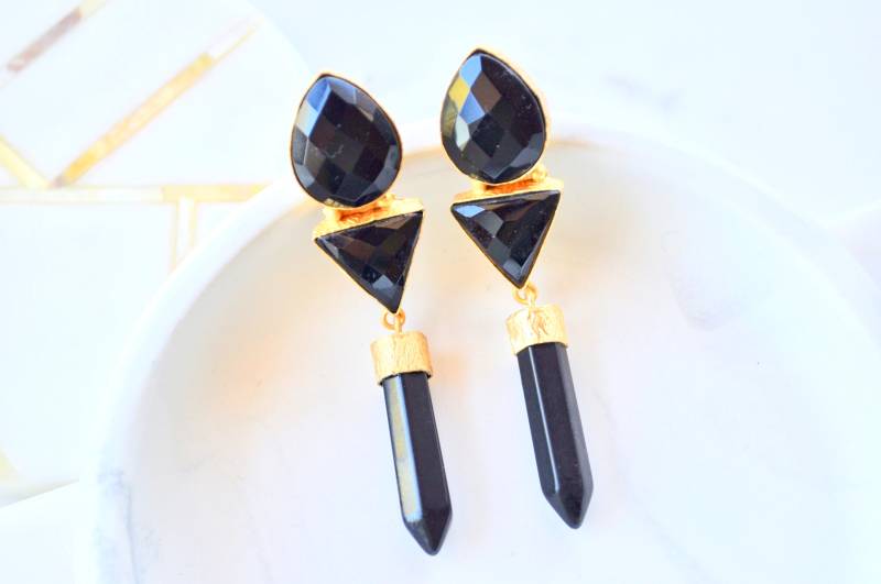 Handgemachte Schwarze Ohrringe Gold Ton Tropfen Ohrringe Handgemachte Schwarze Ohrringe Gold Ton Tropfen Ohrringe von Creasebysurekha