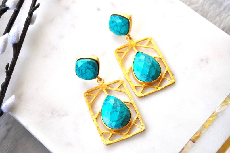 Handgemachte Türkis Ohrringe Bold Gold Ton Schmuck Handgemachte Türkis Ohrringe Bold Gold Ton Schmuck von Creasebysurekha