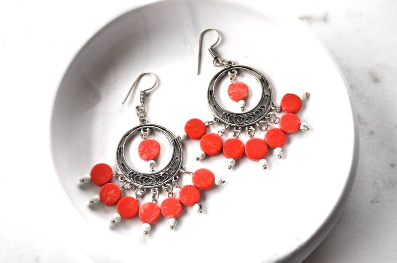 Rote Chandelier Ohrringe Handgemachte Boho Ohrringe von Creasebysurekha