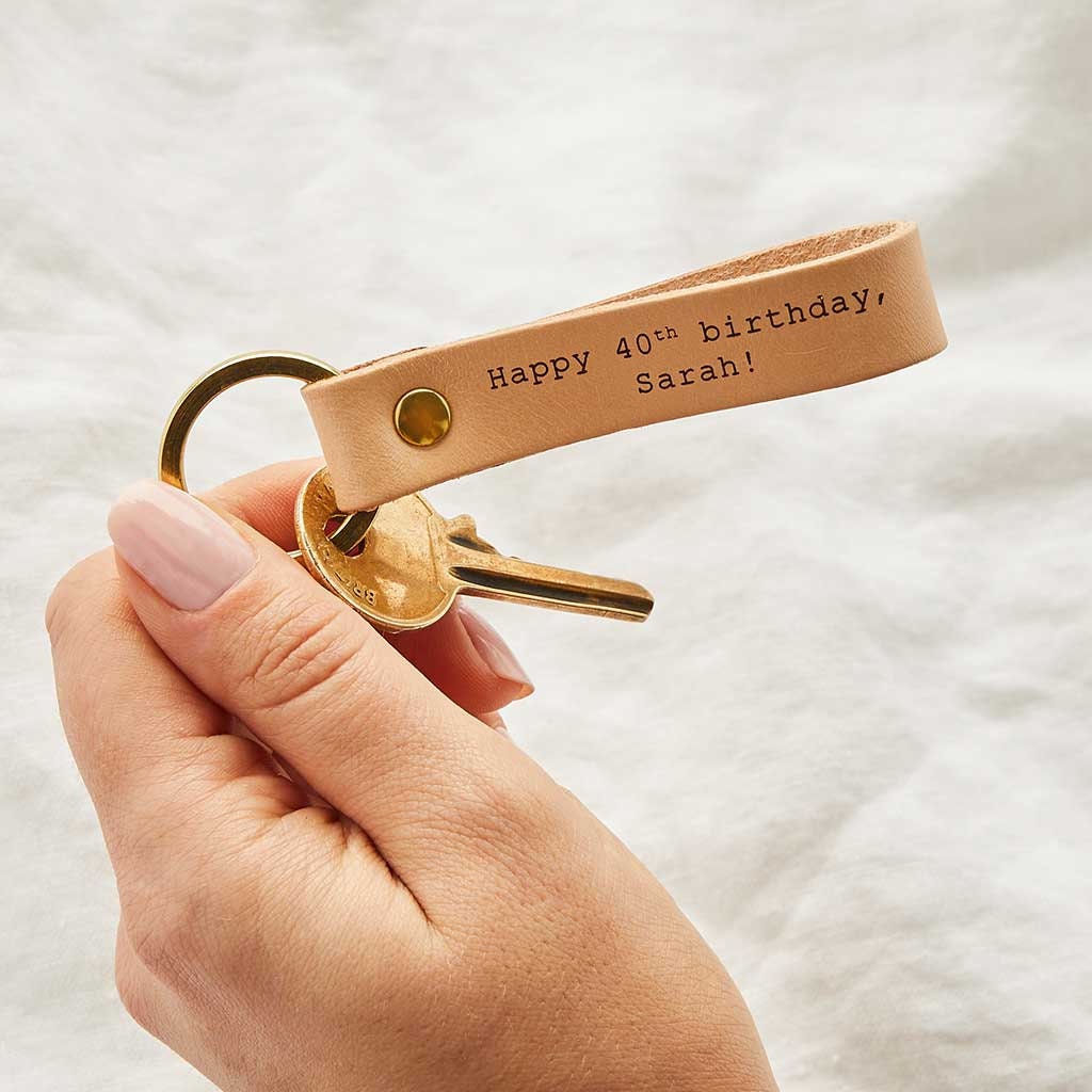 Personalisierter Loop Schlüsselanhänger Für Meilenstein Geburtstage/Geschenk Mit Gravur Geburtstagsnachricht Zum 18., 21., 30., 40., 50., 60 von CreateGiftLove