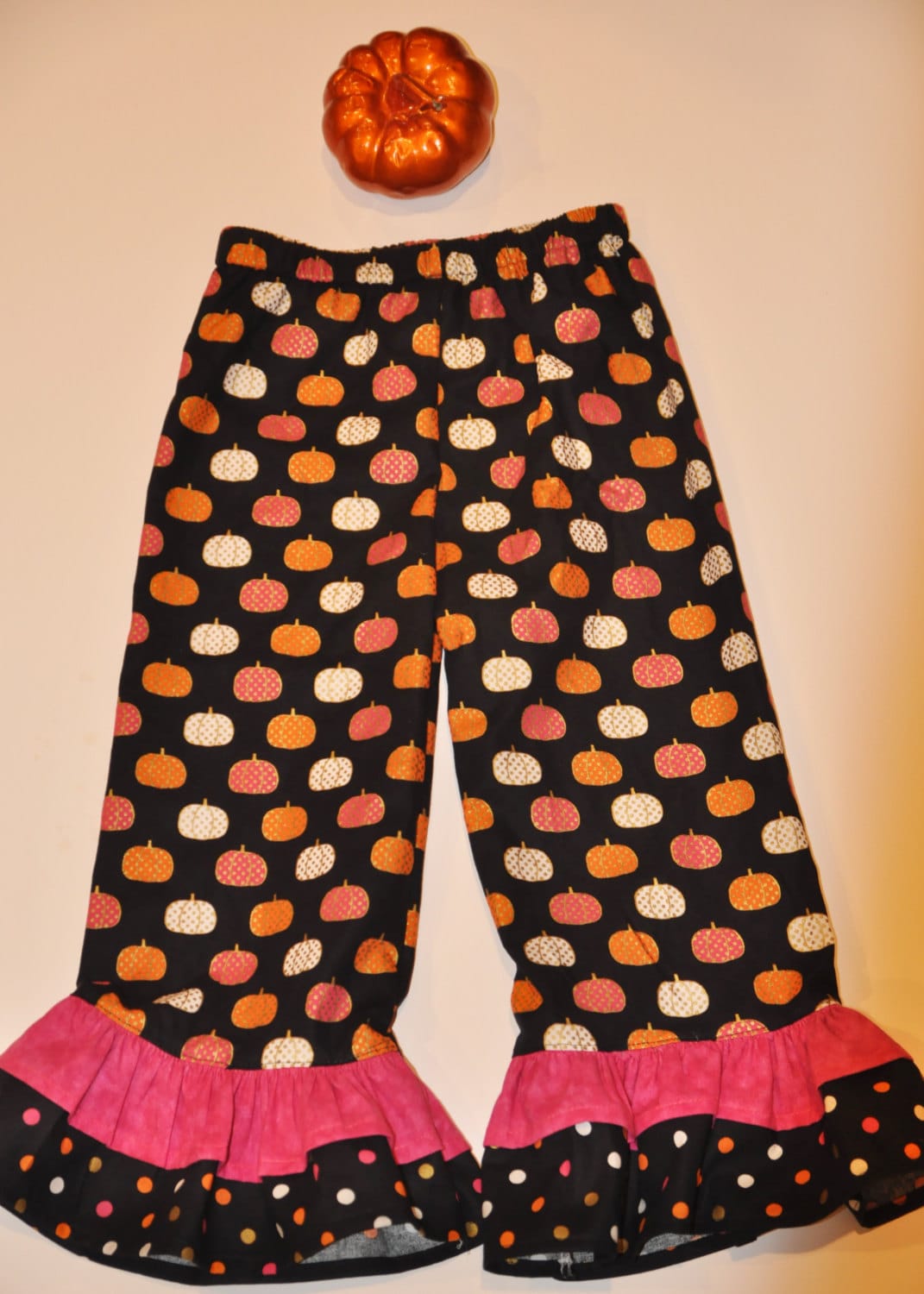 Halloween-Kürbisse Pink Orange Schwarz Rüschen Hose Größe 4 Jahre - 10 Halloween-Kürbisse Pink Orange Schwarz Rüschen Hose Größe 4 Jahre - 10 von CreatedByNora
