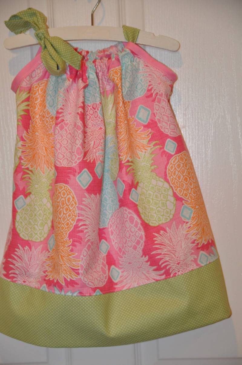 Kissenbezug Kleid Bright Ananas Größe 2 T Rosa Orange, Grün, Blau Handarbeit Kissenbezug Kleid Bright Ananas Größe 2 T Rosa Orange, Grün, Blau Handarbeit von CreatedByNora