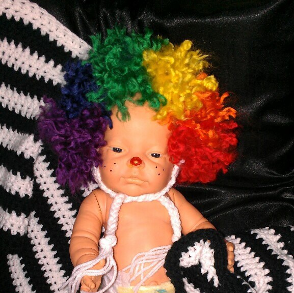 Gehäkelte Clown Mütze Gehäkelte Clown Mütze von CreatedWithaHook