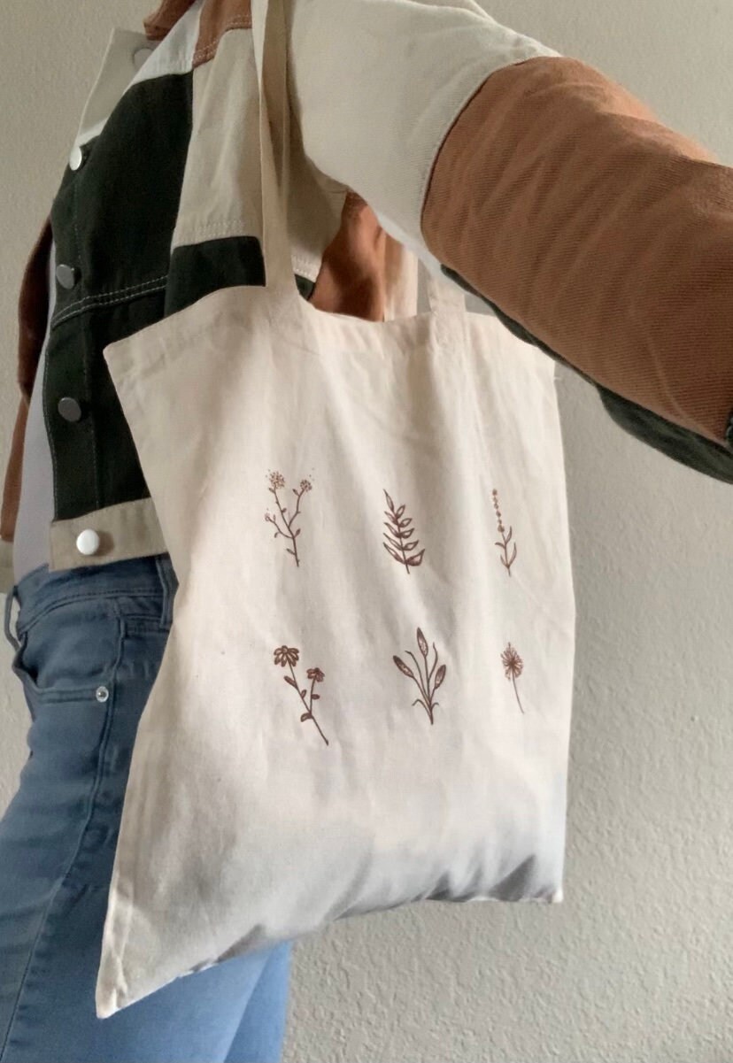 Handbemalte Wildblumen Tragetasche Baumwolltasche Handbemalte Wildblumen Tragetasche Baumwolltasche von CreatedbyErink