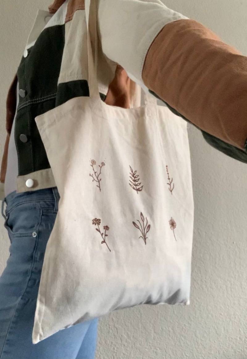 Handbemalte Wildblumen Tragetasche Baumwolltasche von CreatedbyErink