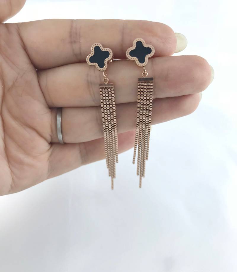 18K Gold Quaste, Quaste Vierblättrige Quaste, Schwarze Quaste, Weihnachtsgeschenk, Pflaumenförmige Quaste, Roségold Quaste von CreatioDesign