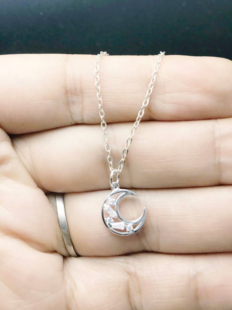 925Mini Mond Halskette, Diamant Halskette, Zirkon Stereo Hexagon Stern, Zirkon Anhänger, Weihnachtsgeschenk, Hohlmond Anhänger, Initial Halskette von CreatioDesign