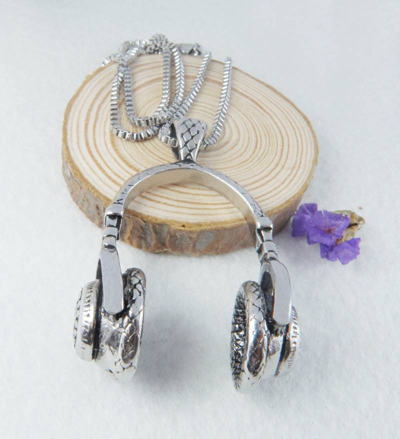 Hip Hop Rap Kopfhörer Anhänger, 3D Musikdj Halskette, Silber Gold, Edelstahl Musik Weihnachtsgeschenk von CreatioDesign