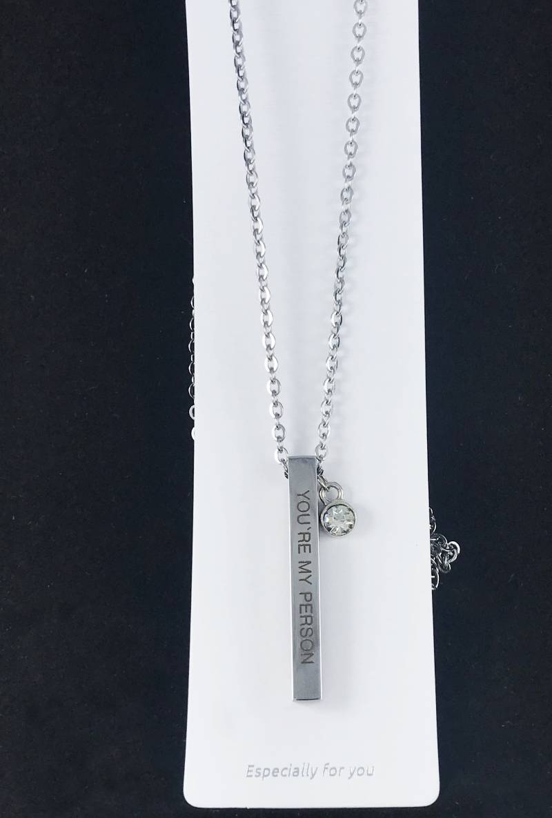 Sie Sind Meine Person Halskette, Vertikale Bar Quader Anhänger Dreidimensionale Geburtsstein Halskette von CreatioDesign