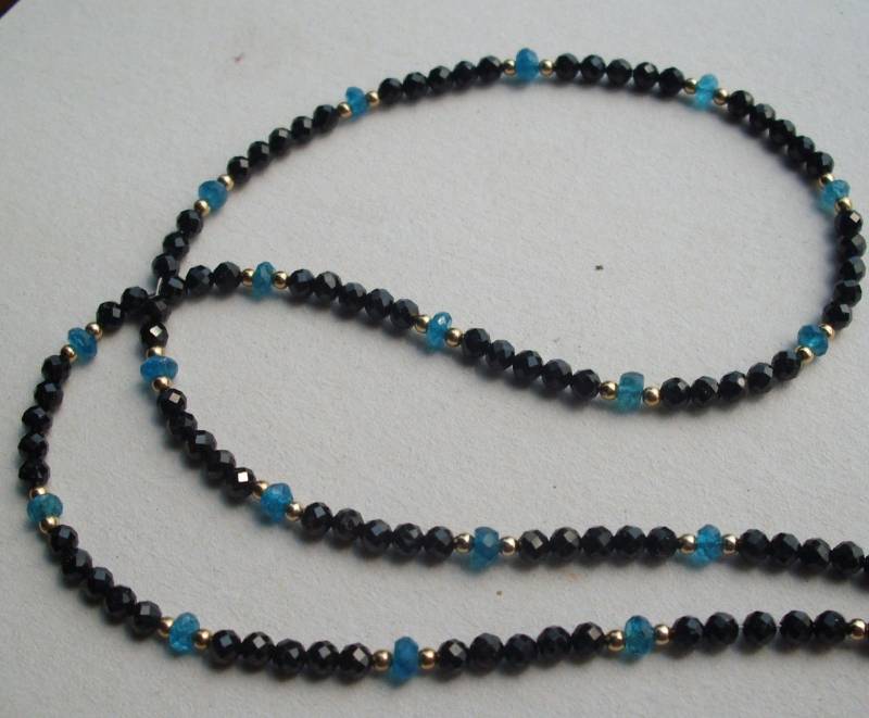 Kette Petrol Apatit Und Spinell in Gold von CreationEdlerSteine