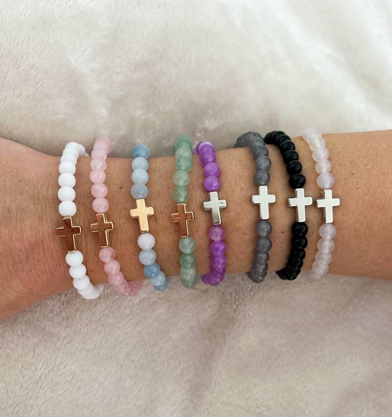 Perlenarmband Mit Natursteinperlen Quarzperlen Kreuz Gold Und Silber Perlenarmband Mit Natursteinperlen Quarzperlen Kreuz Gold Und Silber von Creationislovee