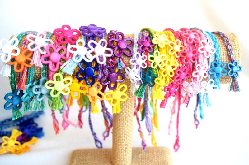 Große Und Kleine Blumen Freundschafts Armbänder von CreationsByBronte