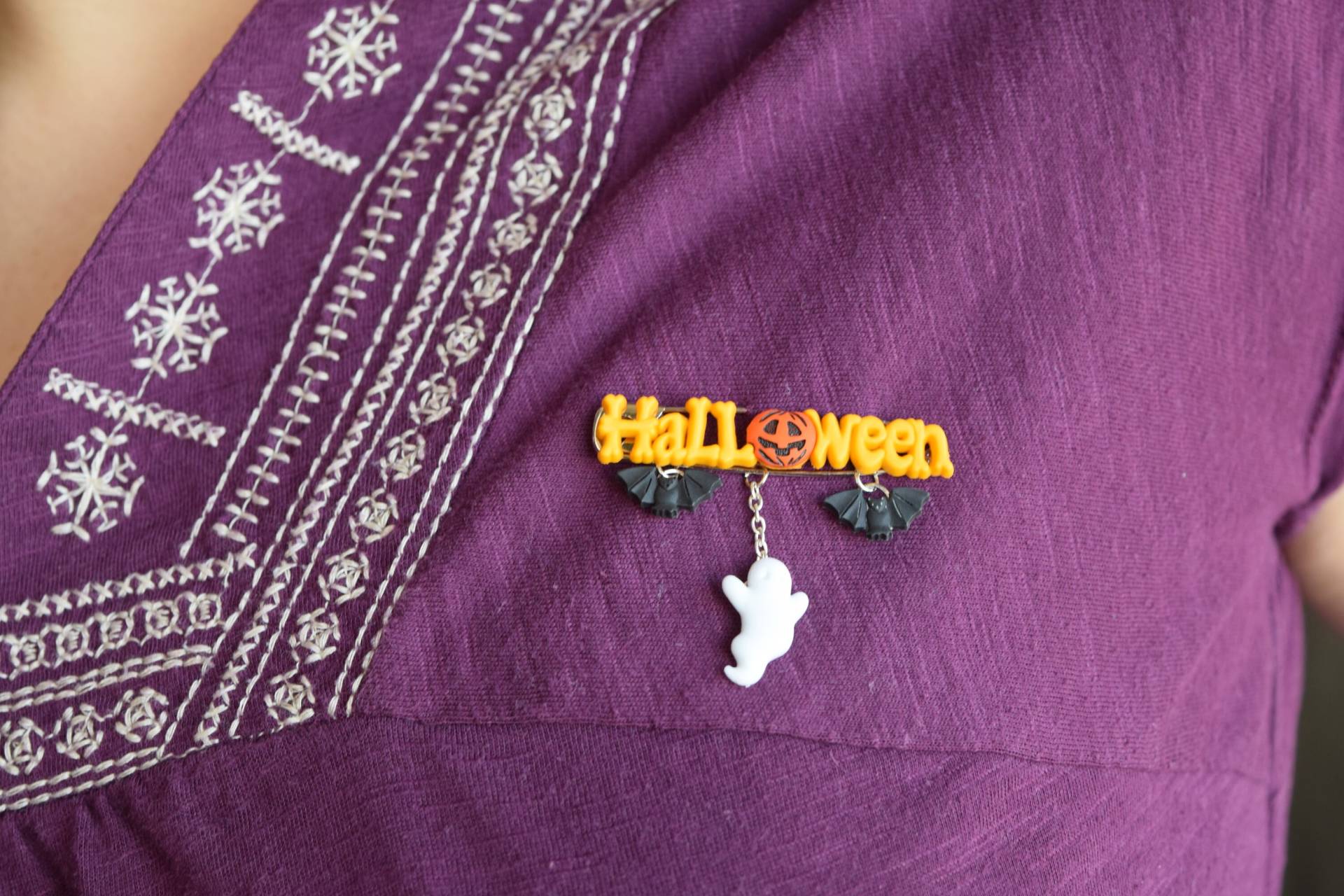 Halloween Sicherheitsnadel Brosche Geist & Fledermäuse Kostüm Accessoire von CreationsByBronte