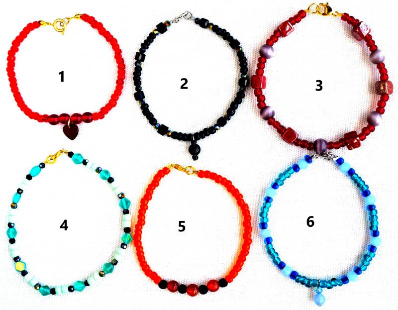 Bunt Perlen Armband, Dehnbare Kordel Design von CreationsByBronte