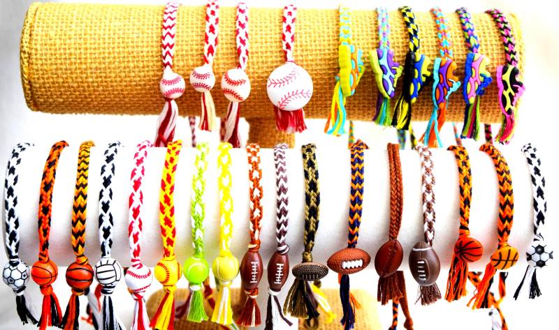 Sport Armbänder Oder Fußkettchen - Handgewebt Mit Teamfarben von CreationsByBronte