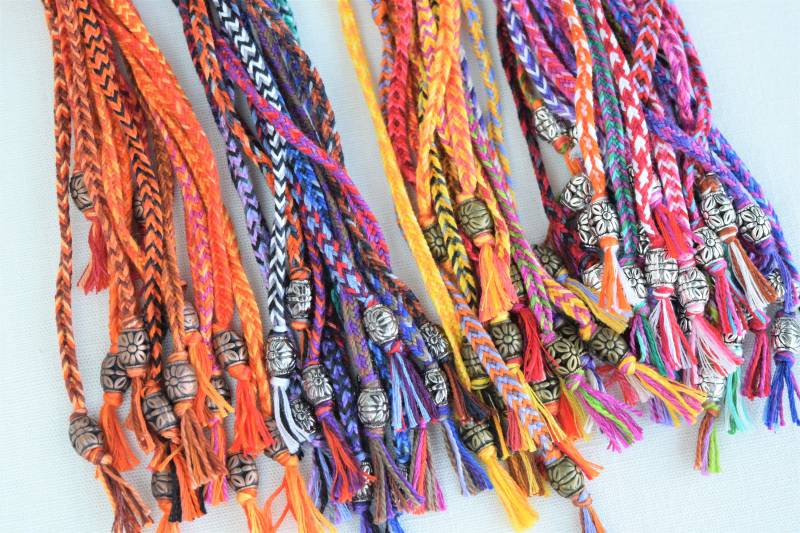 Handgewebte Armbänder Und Fußkettchen Mit Metallperlen Silber, Zinn, Bronze Goldfarbe Unisex, Brauch von CreationsByBronte