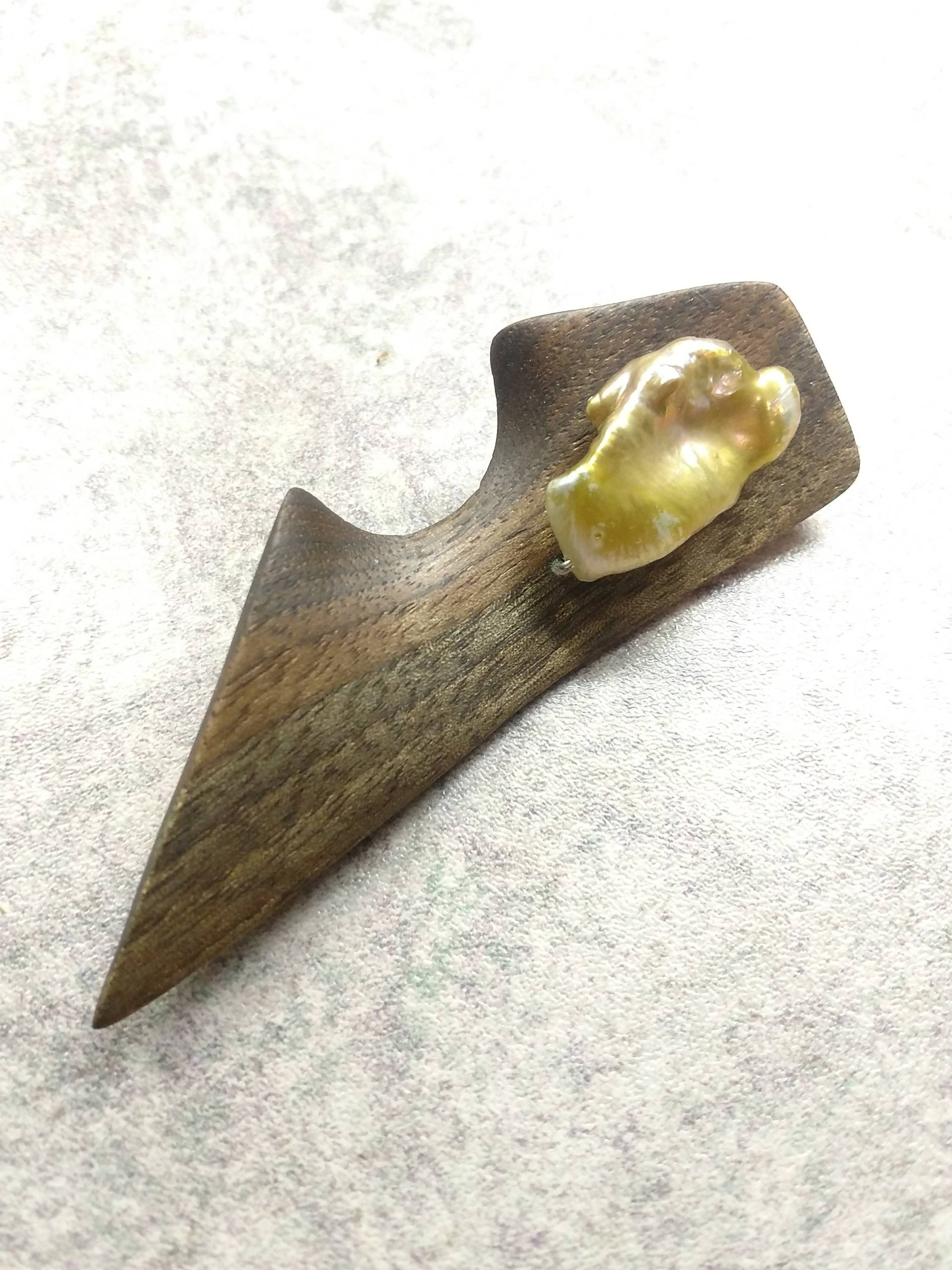 Nussbaumholz, Barockperle 26x15mm Und Sterling Silber Pin 05 von CreationsByRandal