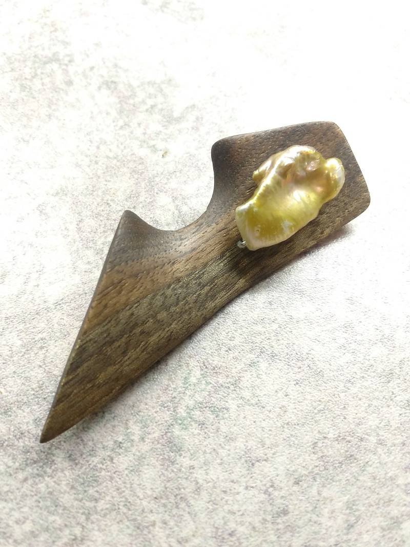 Nussbaumholz, Barockperle 26x15mm Und Sterling Silber Pin 05 von CreationsByRandal