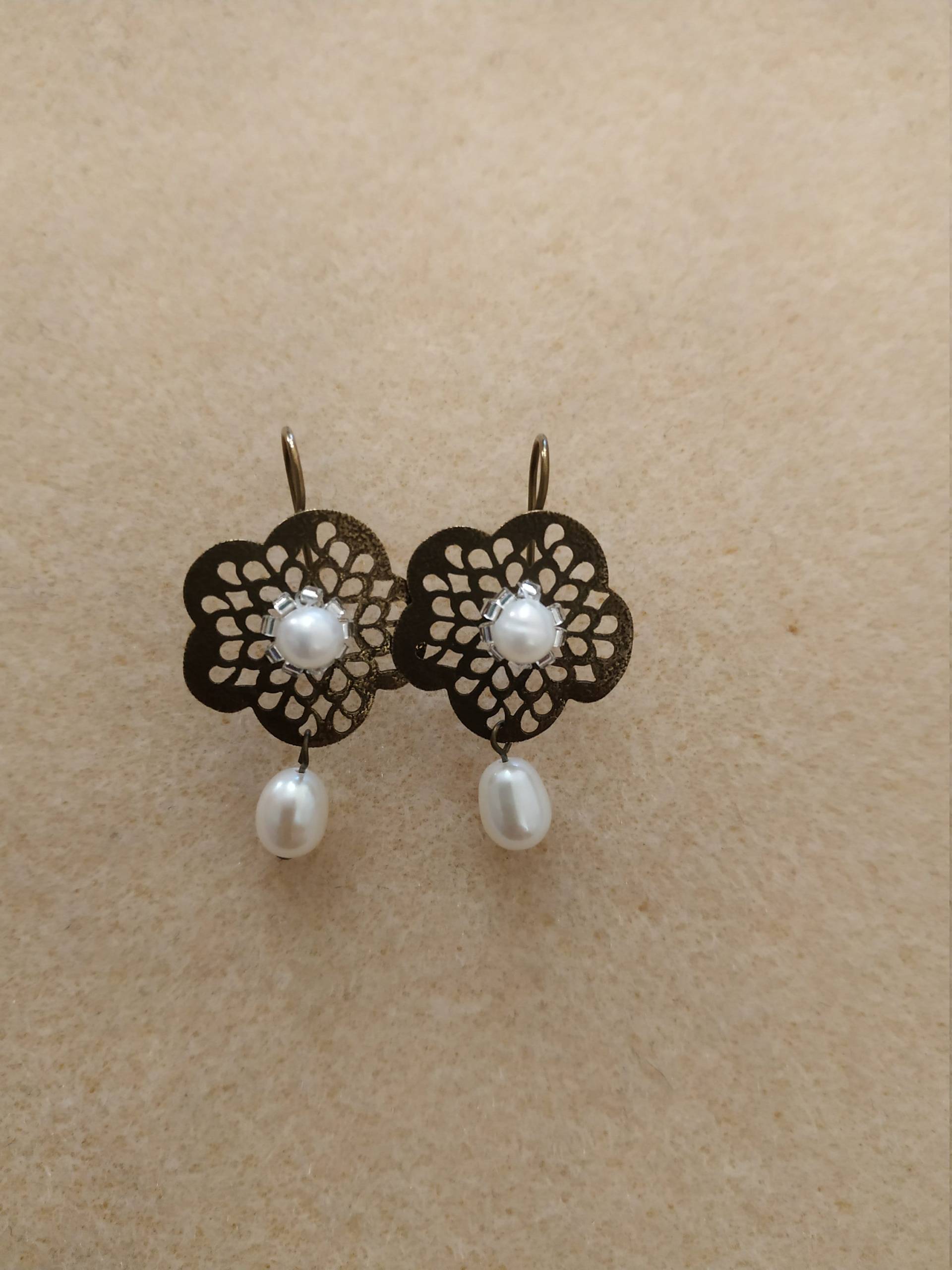 Ohrringe Haken Im Alter Noch Print Blume Perle Kultur Ohrringe Haken Im Alter Noch Print Blume Perle Kultur von CreationsRie